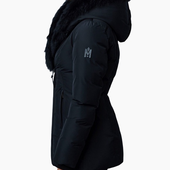 Stylish Black Fur-Trimmed Puffer Coat Adali Mackage - Picture 4 of 6